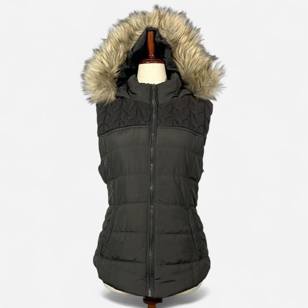 Aeropostale Women's Gray Quilted Puffer Vest with Faux Fur Hood Size L Winter